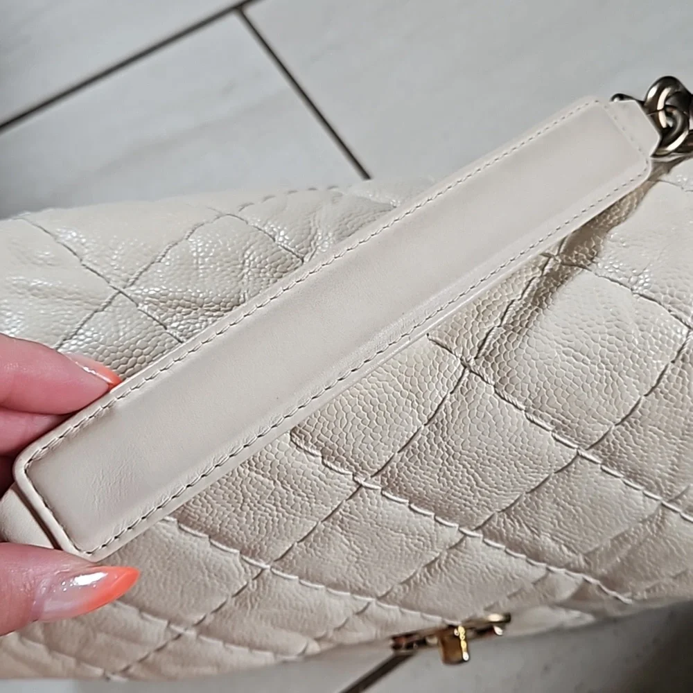 CHANEL 14S Flap Bag Crossbody Cream Leather Gold Chain CC Logo w/Box + Card - Picture 5 of 16